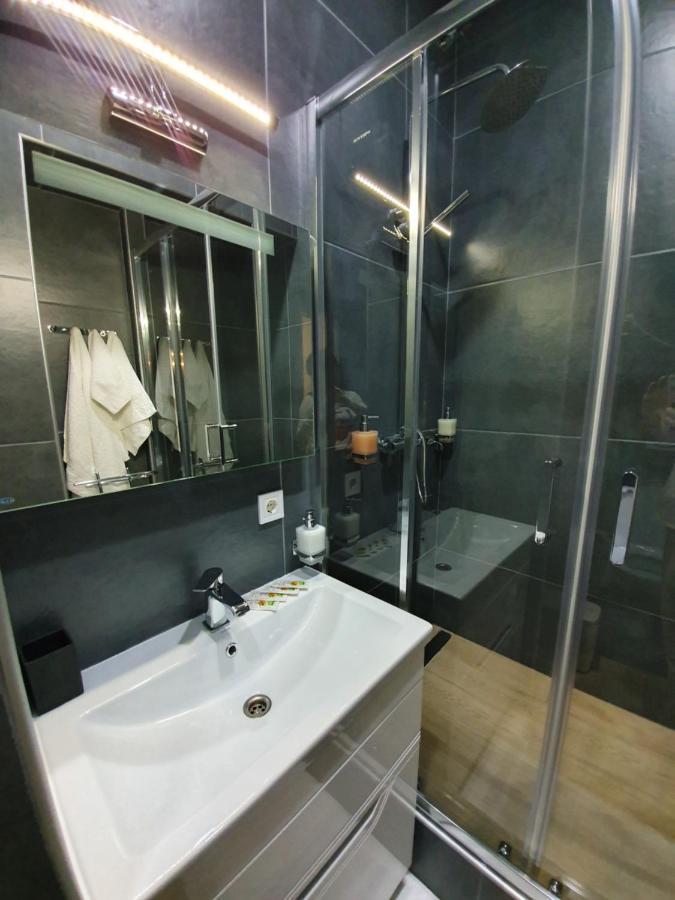 Central Apartments Одесса Экстерьер фото
