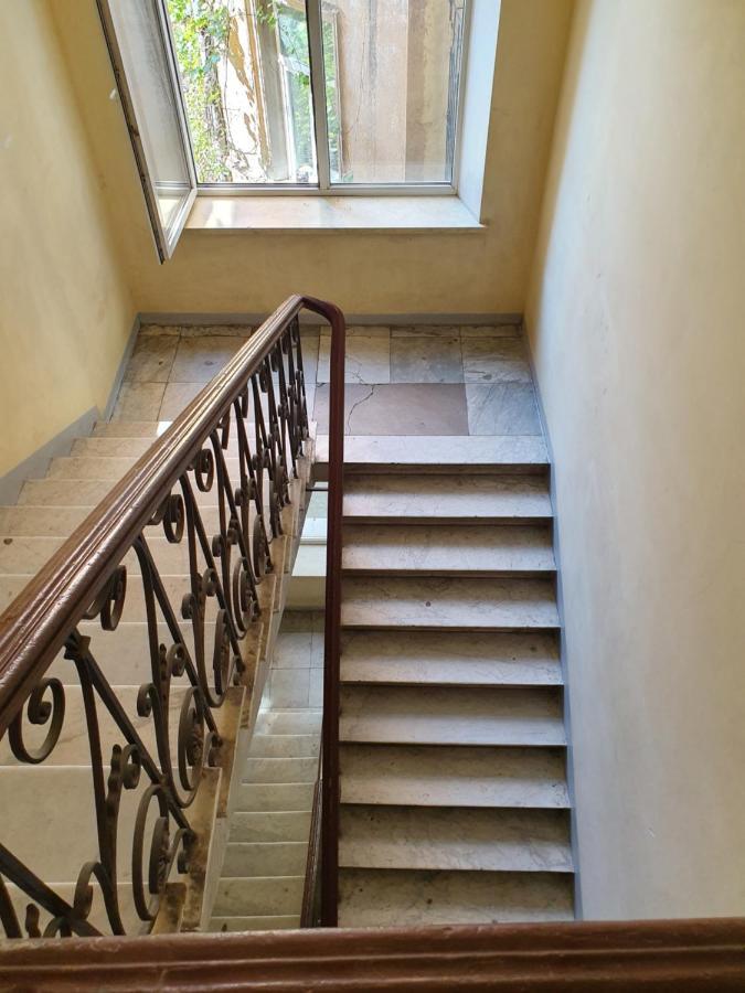 Central Apartments Одесса Экстерьер фото